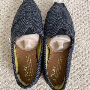 SOLD TOMS Classic Chevron Wool, 6.5 NEW